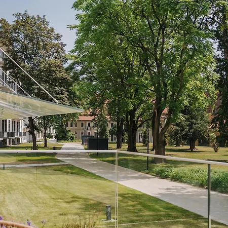 Przy Przystani Paryski Apartamento *